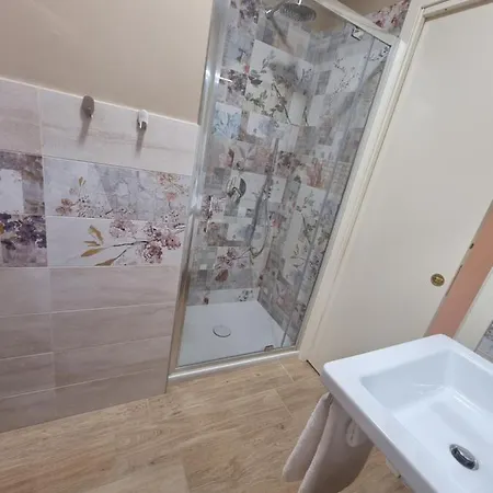 Guest house Lucyben 3*